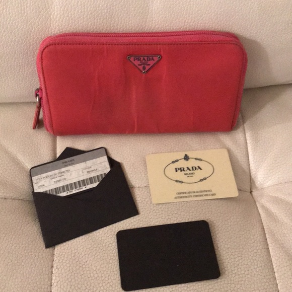 Authentic Prada Nylon Leather Wallet with authenticity & guarantee cards GUC - Picture 3 of 11